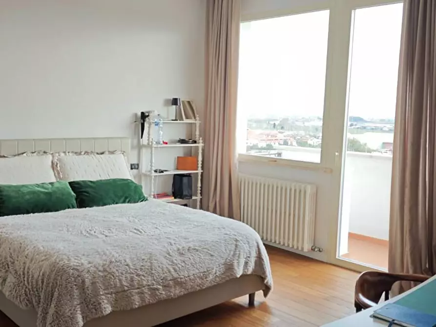 Immagine 20 di Appartamento in vendita  a Pontedera