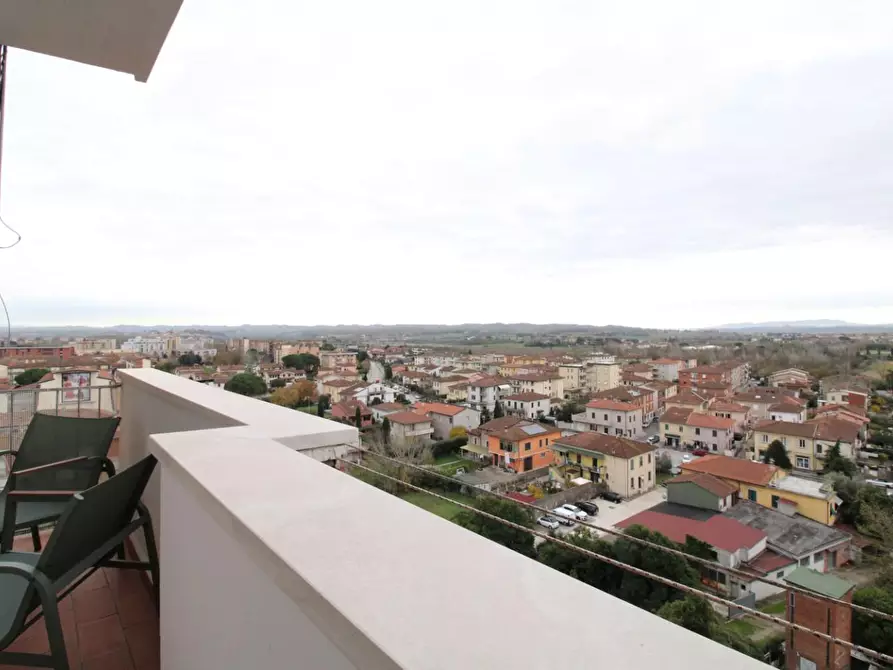 Immagine 14 di Appartamento in vendita  a Pontedera