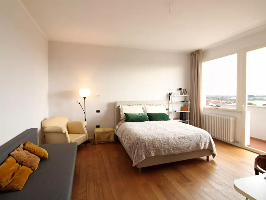 Immagine 19 di Appartamento in vendita  a Pontedera