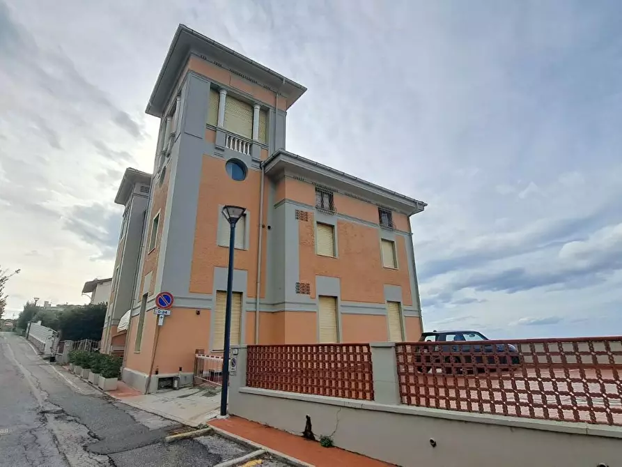 Immagine 19 di Appartamento in vendita  a Rosignano Marittimo