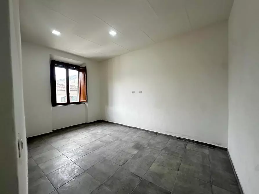 Immagine 7 di Appartamento in vendita  a Borgo A Mozzano