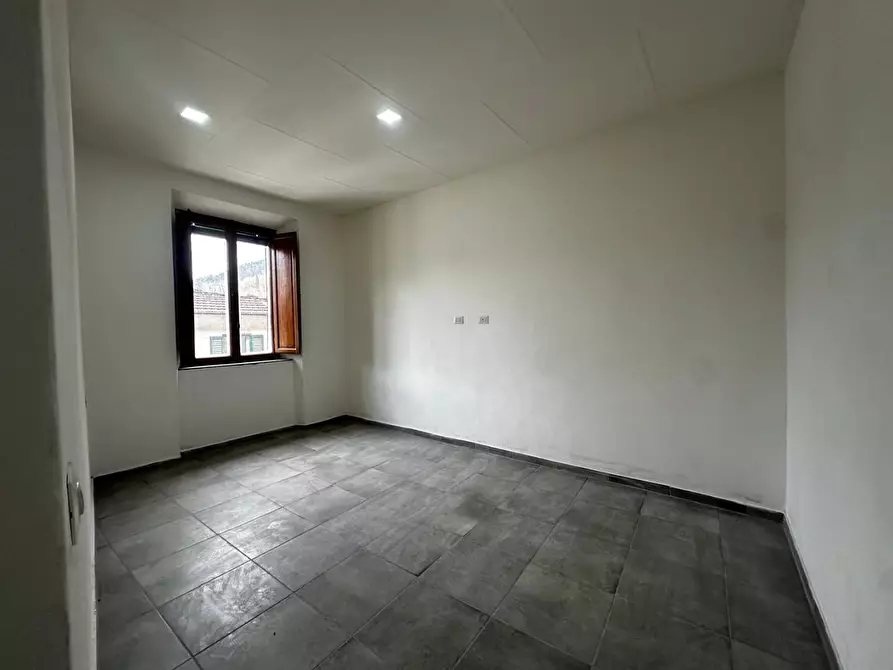 Immagine 11 di Appartamento in vendita  a Borgo A Mozzano