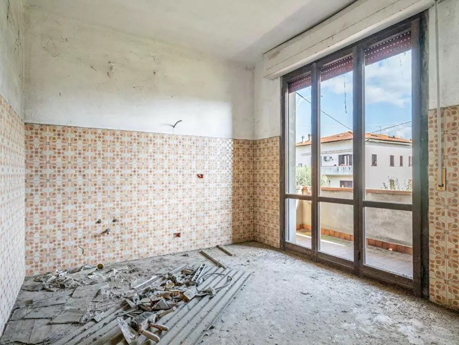 Immagine 15 di Villa in vendita  a Calcinaia