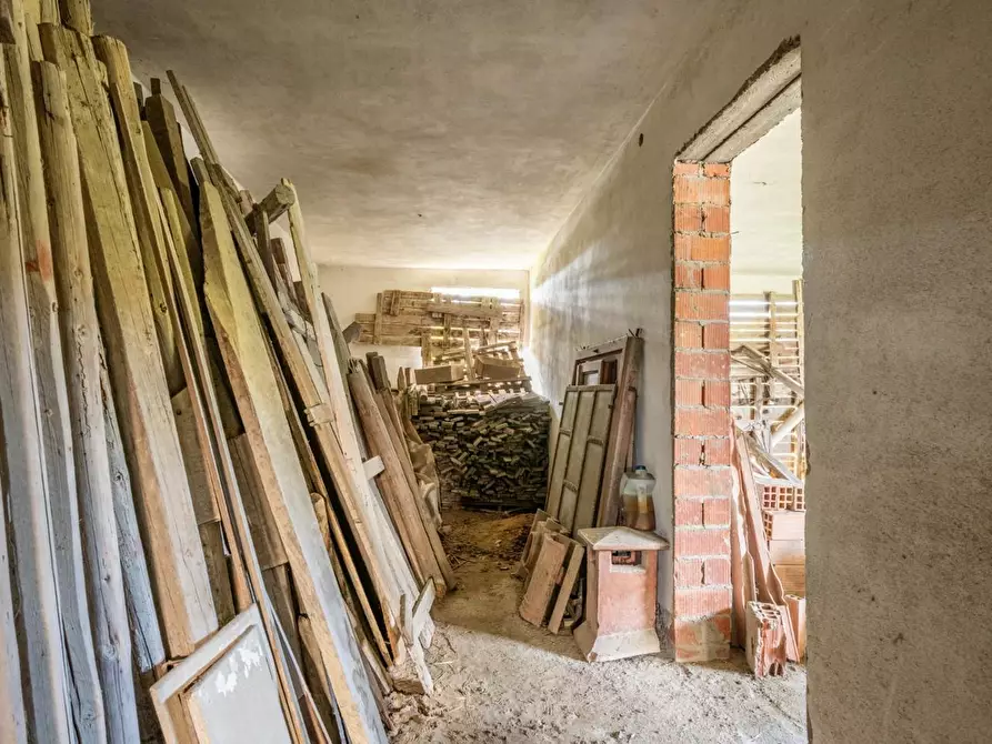 Immagine 37 di Villa in vendita  a Calcinaia