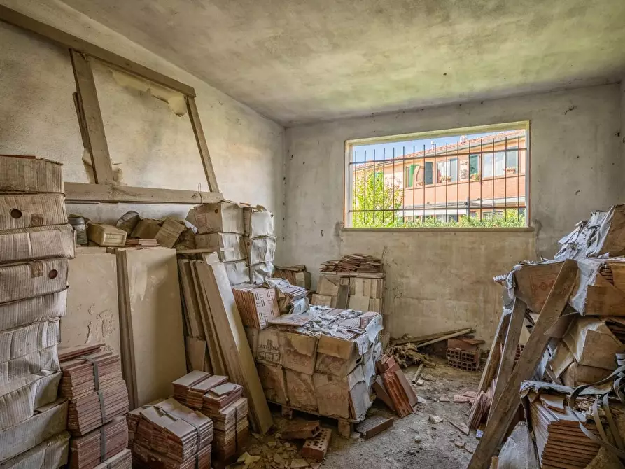 Immagine 38 di Villa in vendita  a Calcinaia