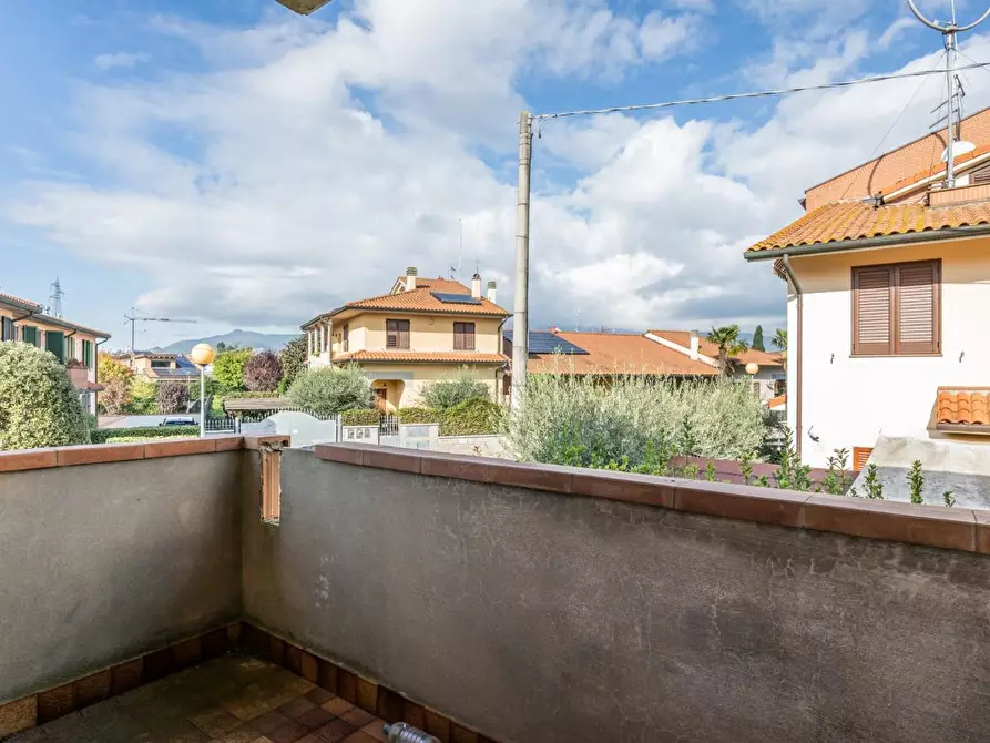 Immagine 25 di Villa in vendita  a Calcinaia