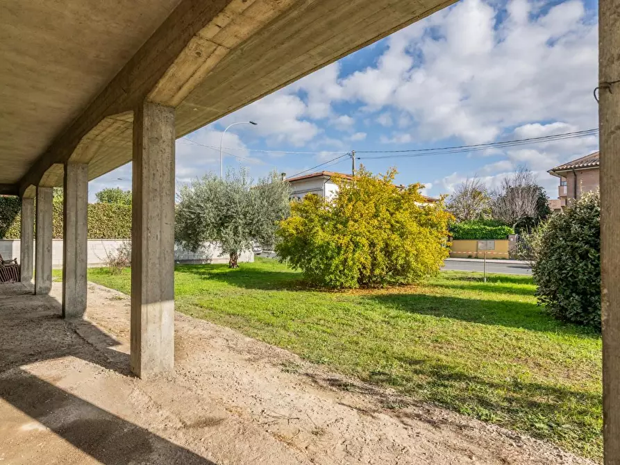 Immagine 13 di Villa in vendita  a Calcinaia