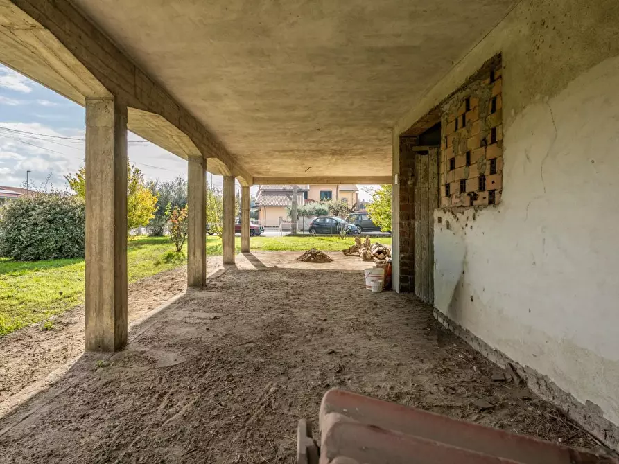 Immagine 7 di Villa in vendita  a Calcinaia