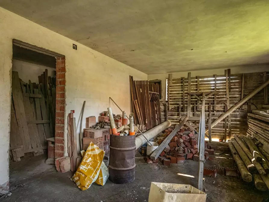 Immagine 36 di Villa in vendita  a Calcinaia