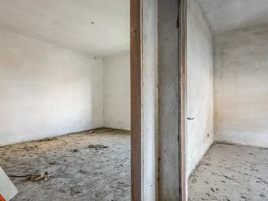 Immagine 21 di Villa in vendita  a Calcinaia