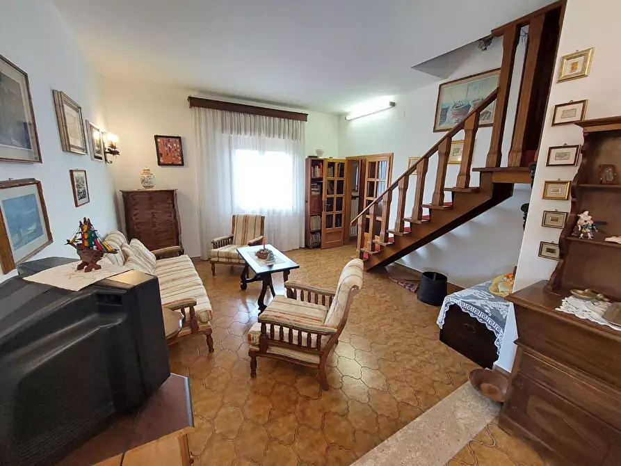 Immagine 5 di Casa bifamiliare in vendita  a Rosignano Marittimo