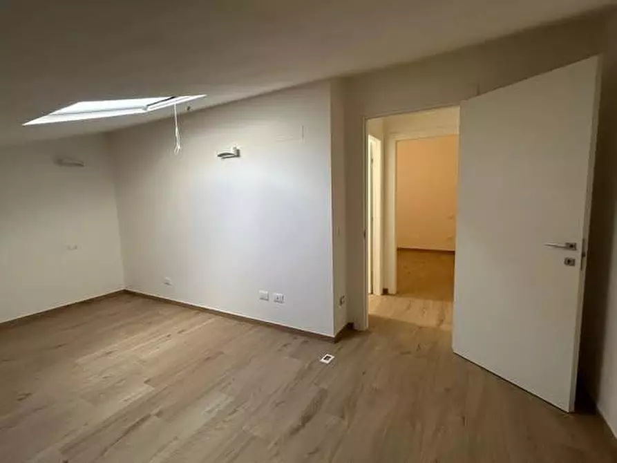 Immagine 3 di Casa bifamiliare in vendita  a San Giuliano Terme