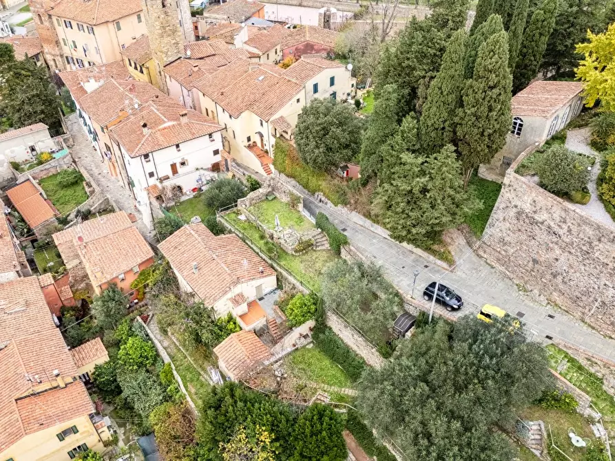 Immagine 27 di Appartamento in vendita  a Vicopisano