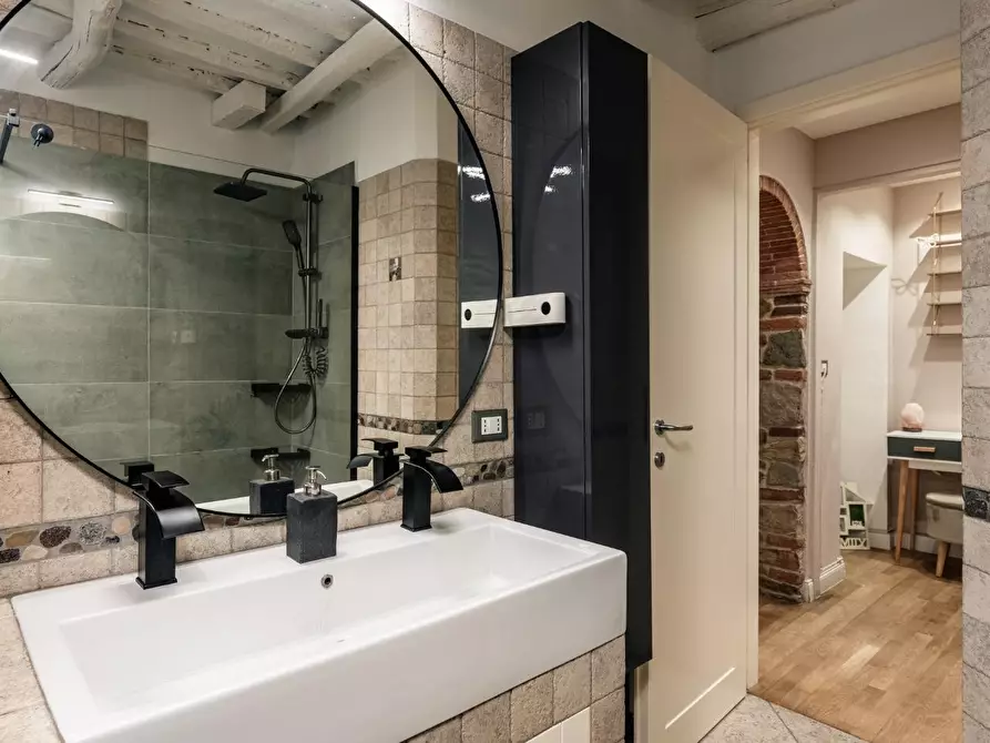 Immagine 21 di Appartamento in vendita  a Vicopisano