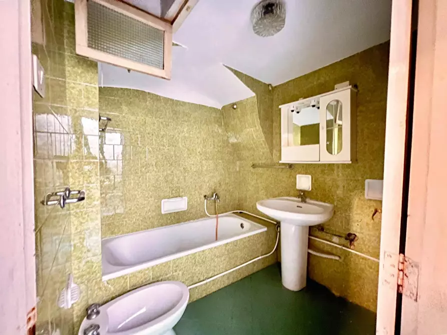 Immagine 17 di Casa indipendente in vendita  a Spongano