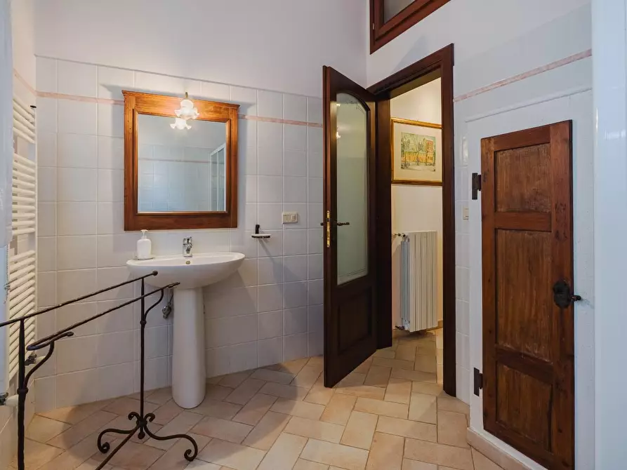 Immagine 25 di Casa colonica in vendita  a Casciana Terme Lari