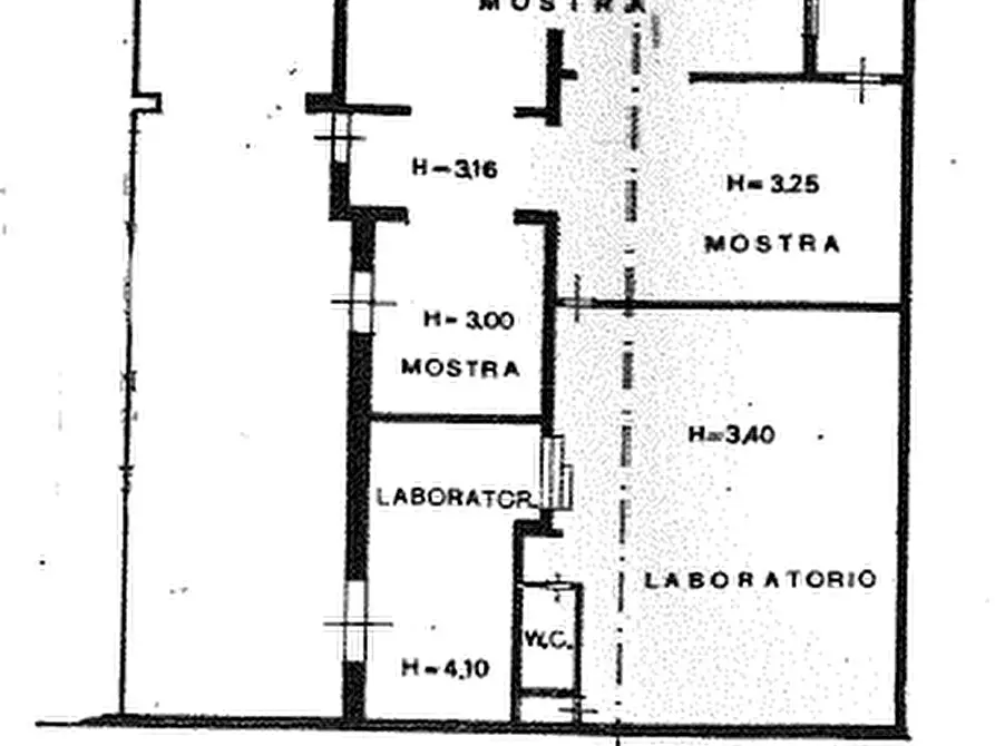 Immagine 1 di Locale commerciale in vendita  a Lucca