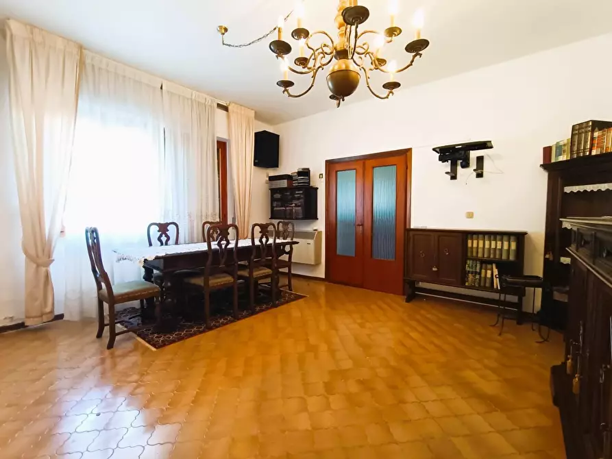 Immagine 2 di Casa bifamiliare in vendita  a San Giuliano Terme