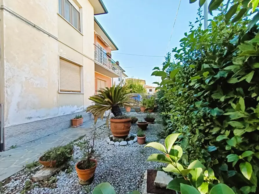 Immagine 38 di Casa bifamiliare in vendita  a San Giuliano Terme