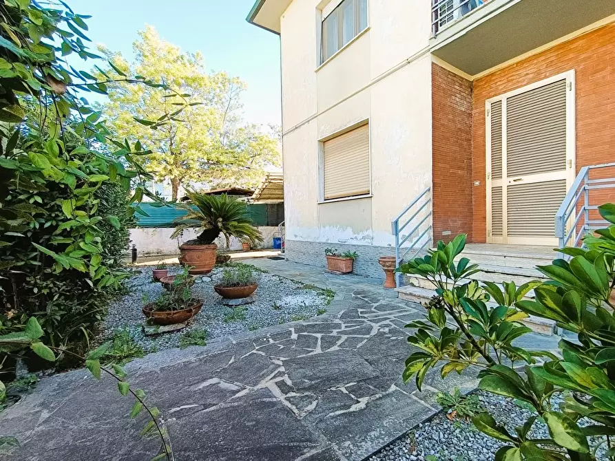 Immagine 36 di Casa bifamiliare in vendita  a San Giuliano Terme