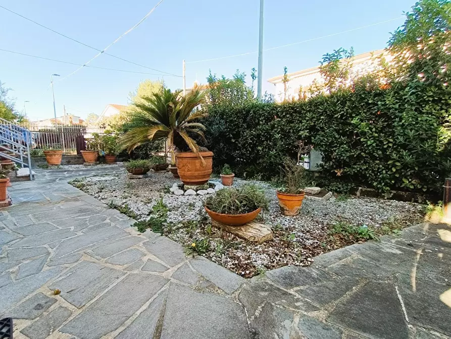 Immagine 39 di Casa bifamiliare in vendita  a San Giuliano Terme