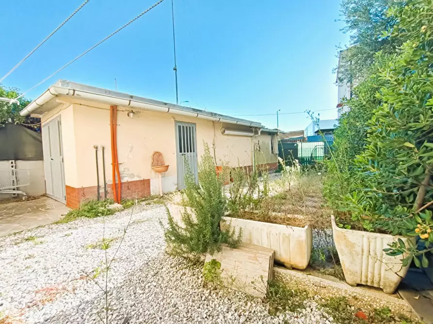 Immagine 41 di Casa bifamiliare in vendita  a San Giuliano Terme