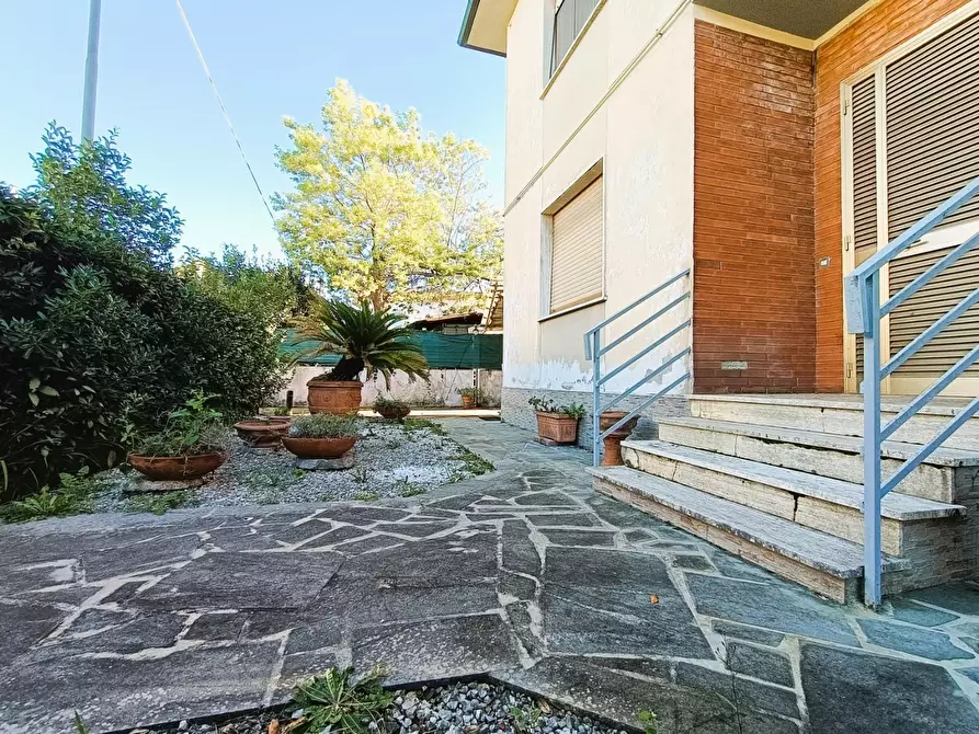 Immagine 34 di Casa bifamiliare in vendita  a San Giuliano Terme