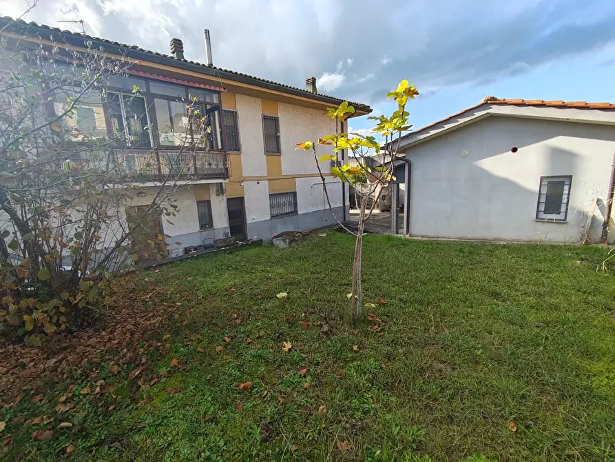 Immagine 10 di Villa in vendita  a Lucca