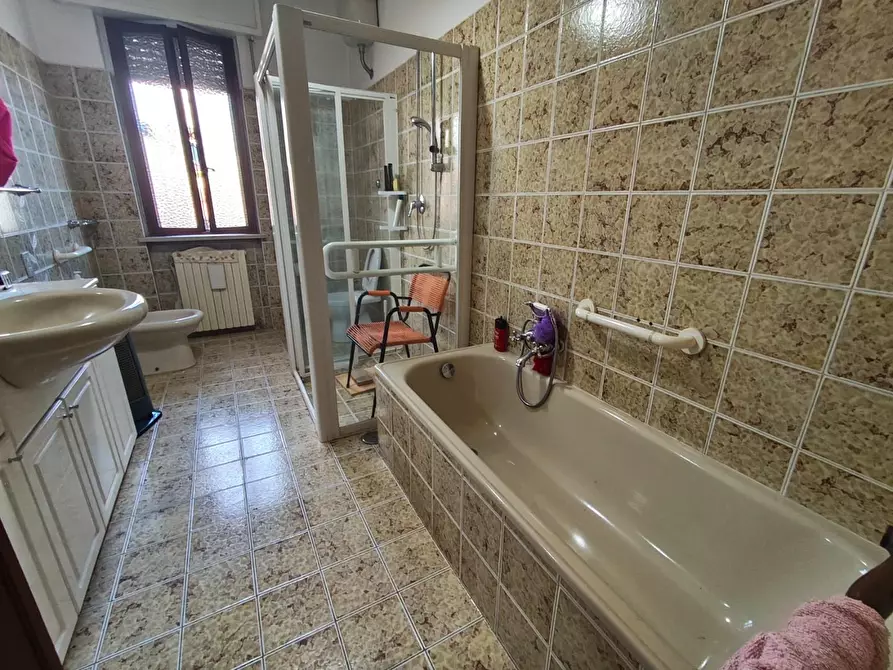 Immagine 40 di Villa in vendita  a Lucca