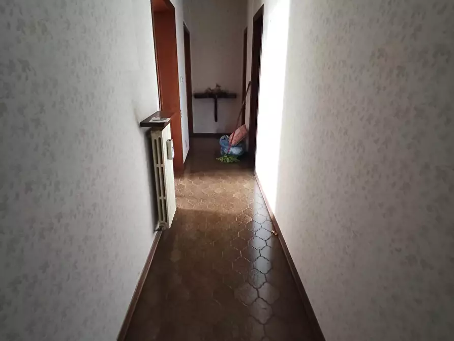 Immagine 41 di Villa in vendita  a Lucca