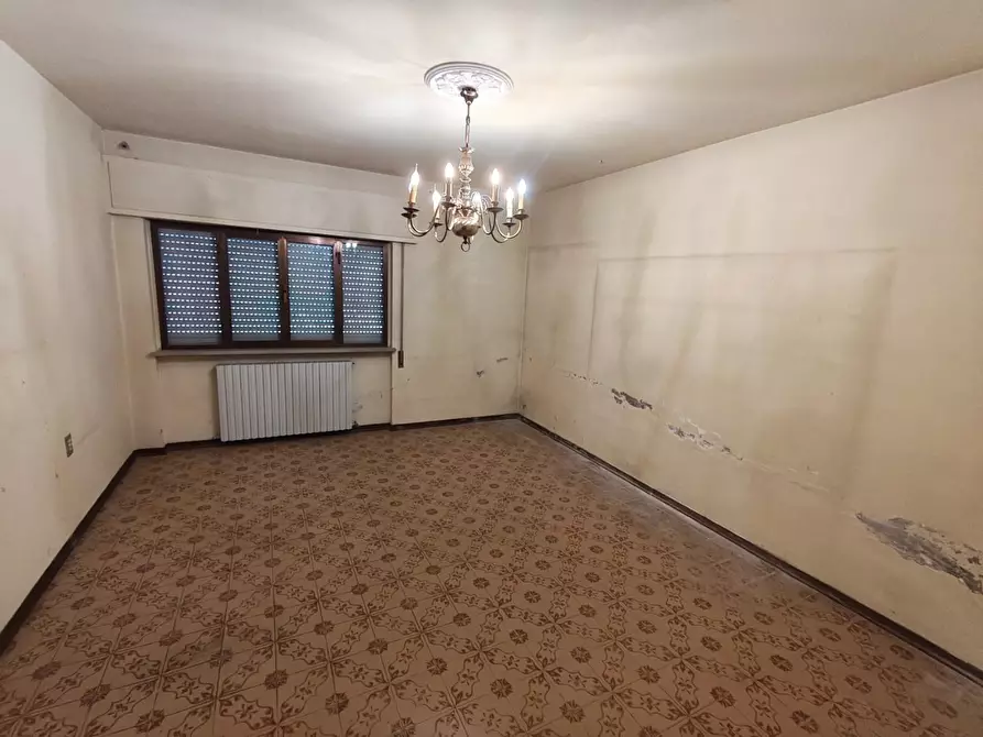 Immagine 21 di Villa in vendita  a Lucca