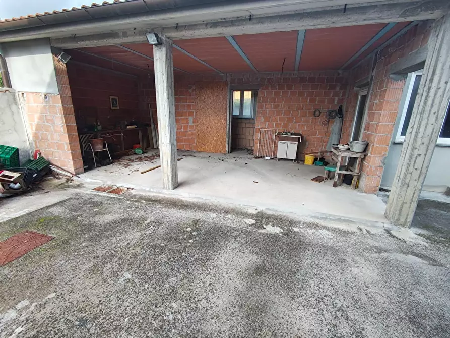 Immagine 51 di Villa in vendita  a Lucca