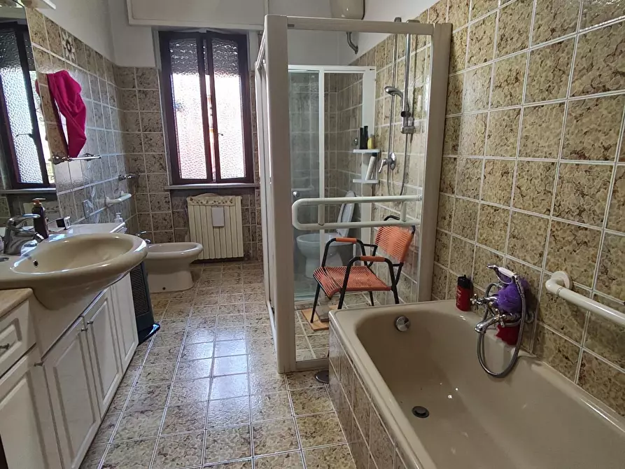 Immagine 39 di Villa in vendita  a Lucca