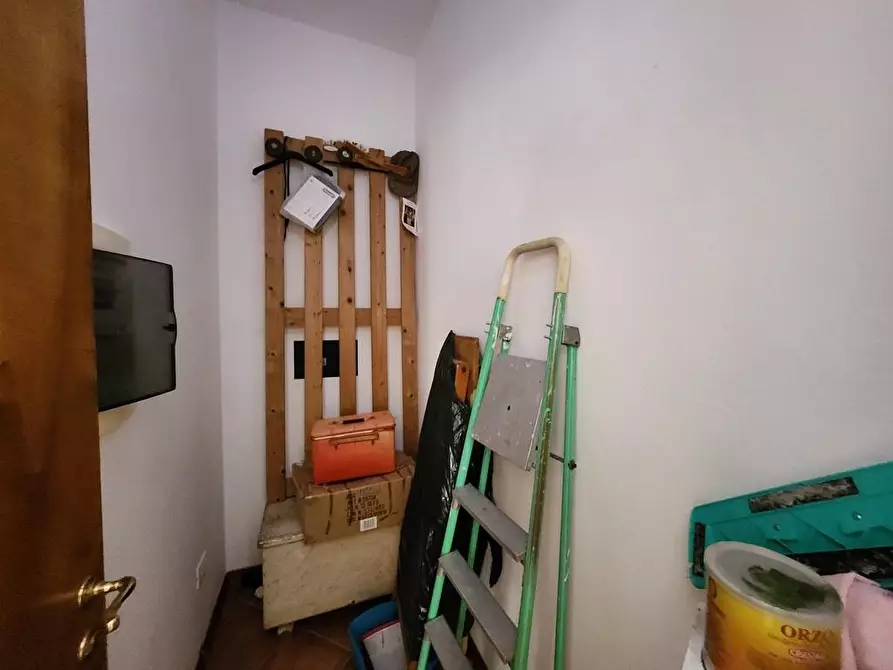 Immagine 21 di Appartamento in vendita  a Lucca