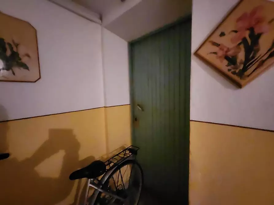 Immagine 23 di Appartamento in vendita  a Lucca