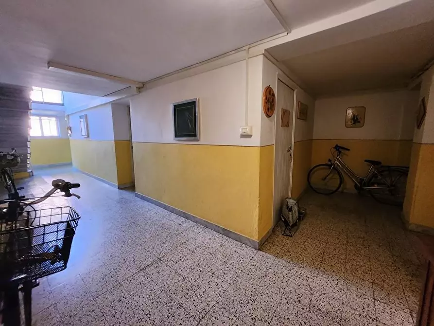 Immagine 22 di Appartamento in vendita  a Lucca