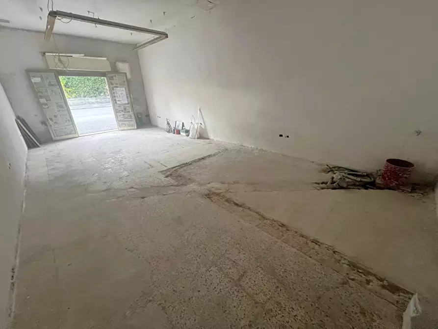 Immagine 2 di Locale commerciale in vendita  a Pisa