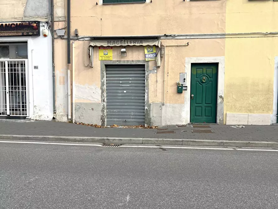 Immagine 1 di Locale commerciale in vendita  a Pisa