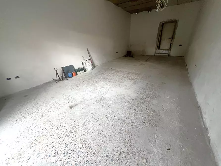 Immagine 5 di Locale commerciale in vendita  a Pisa