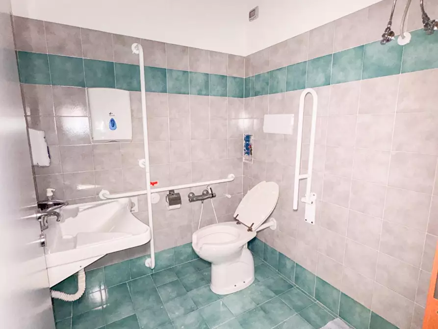 Immagine 13 di Ufficio in affitto  a Pisa