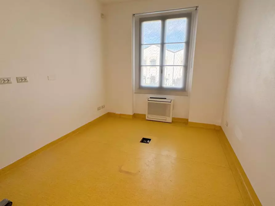 Immagine 8 di Ufficio in affitto  a Pisa