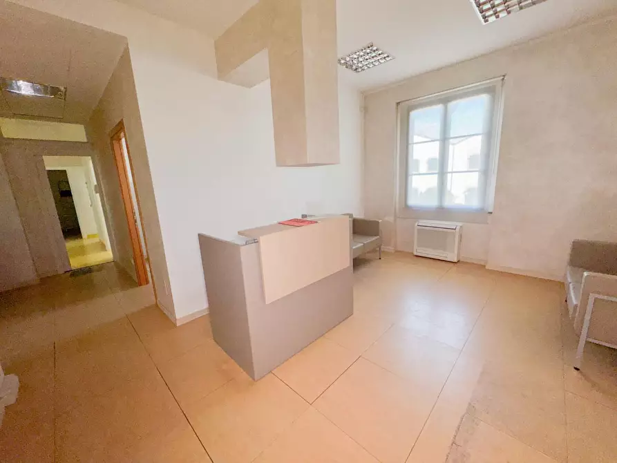 Immagine 1 di Ufficio in affitto  a Pisa