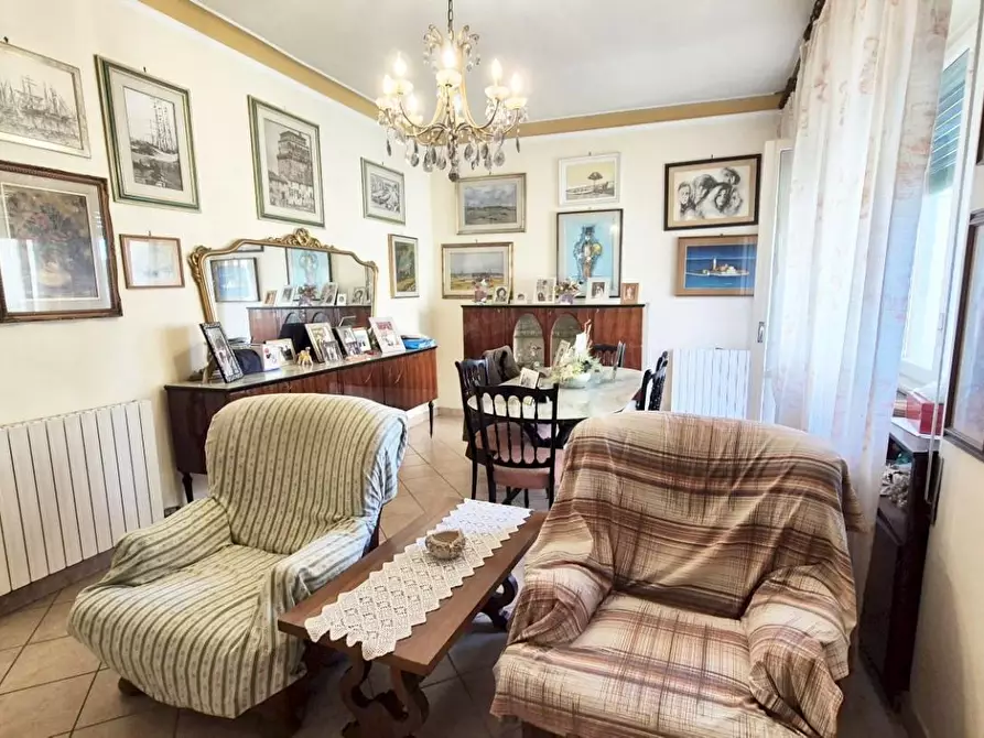 Immagine 36 di Appartamento in vendita  a Viareggio