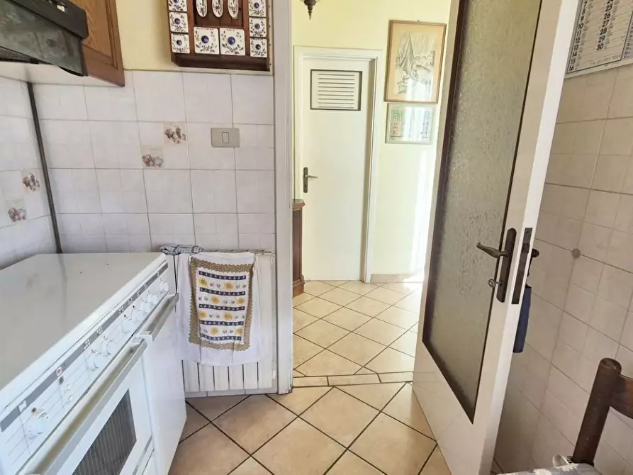 Immagine 10 di Appartamento in vendita  a Viareggio