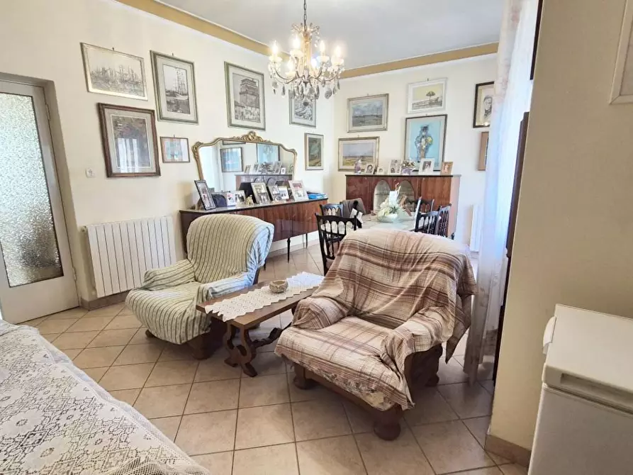 Immagine 37 di Appartamento in vendita  a Viareggio