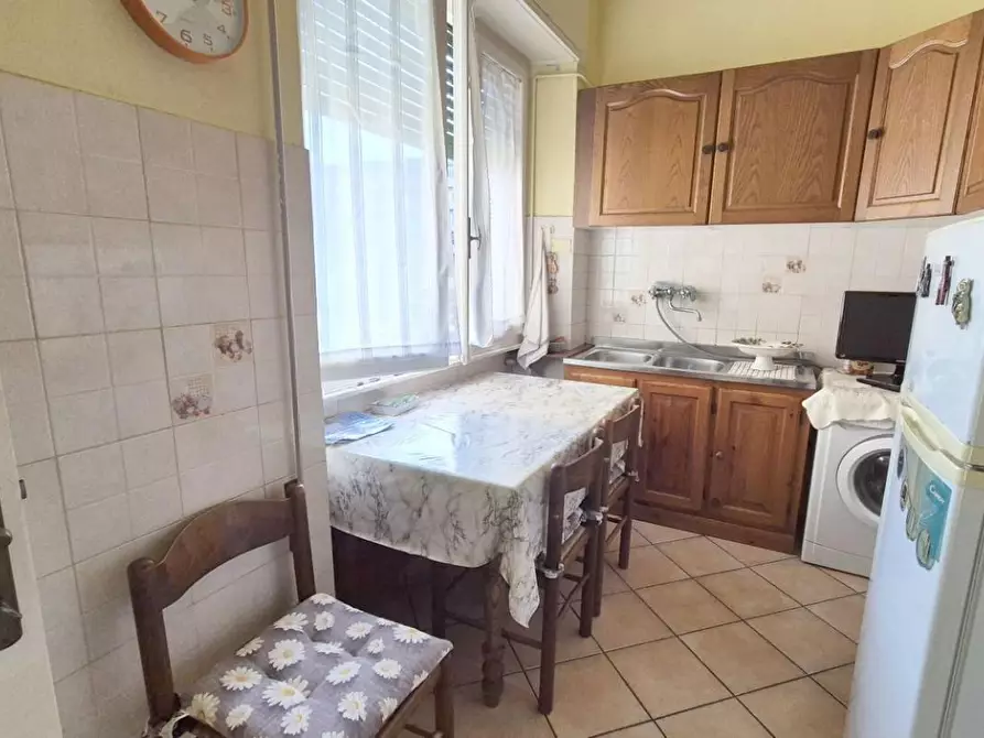 Immagine 4 di Appartamento in vendita  a Viareggio