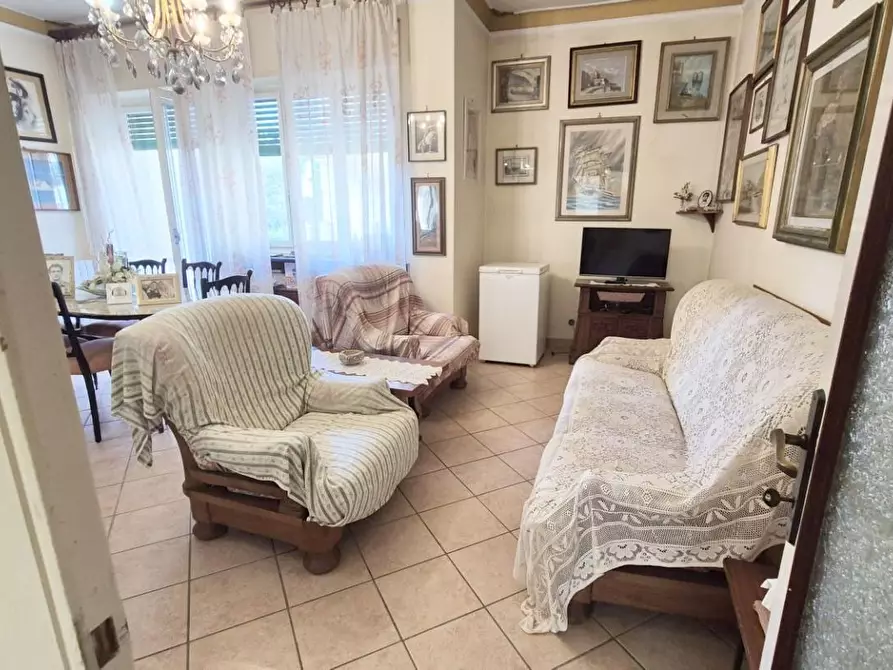 Immagine 18 di Appartamento in vendita  a Viareggio