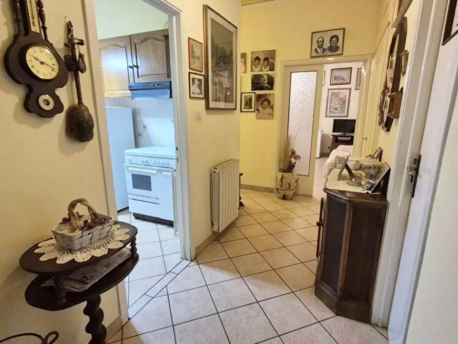 Immagine 2 di Appartamento in vendita  a Viareggio