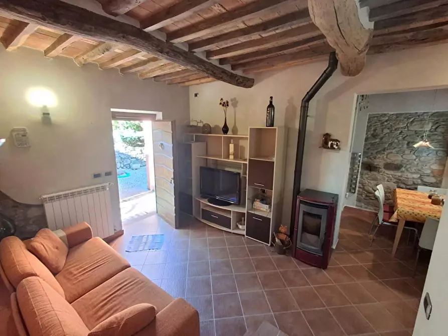 Immagine 2 di Rustico / casale in vendita  a Capannori