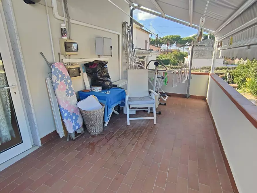 Immagine 36 di Villa in vendita  a Viareggio